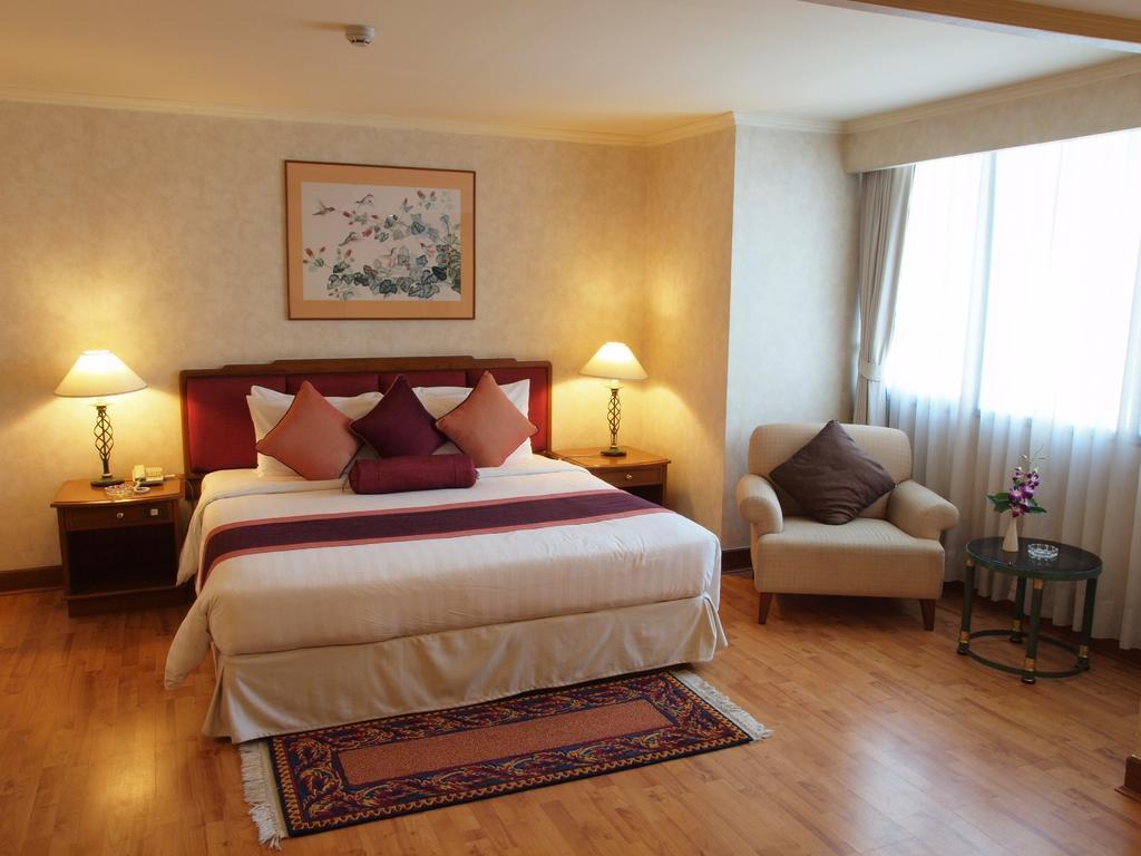 Rembrandt Suites Бангкок Екстер'єр фото