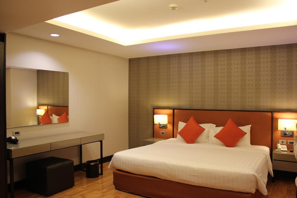 Rembrandt Suites Бангкок Екстер'єр фото