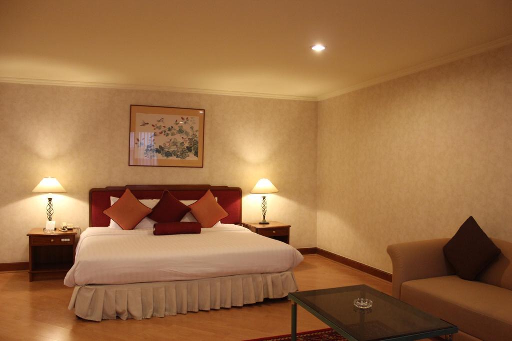 Rembrandt Suites Бангкок Екстер'єр фото