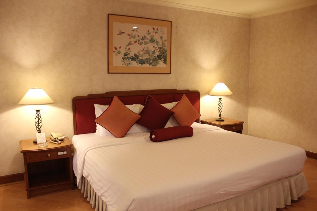 Rembrandt Suites Бангкок Екстер'єр фото