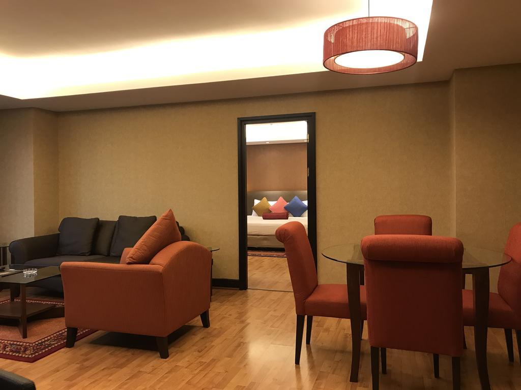 Rembrandt Suites Бангкок Екстер'єр фото