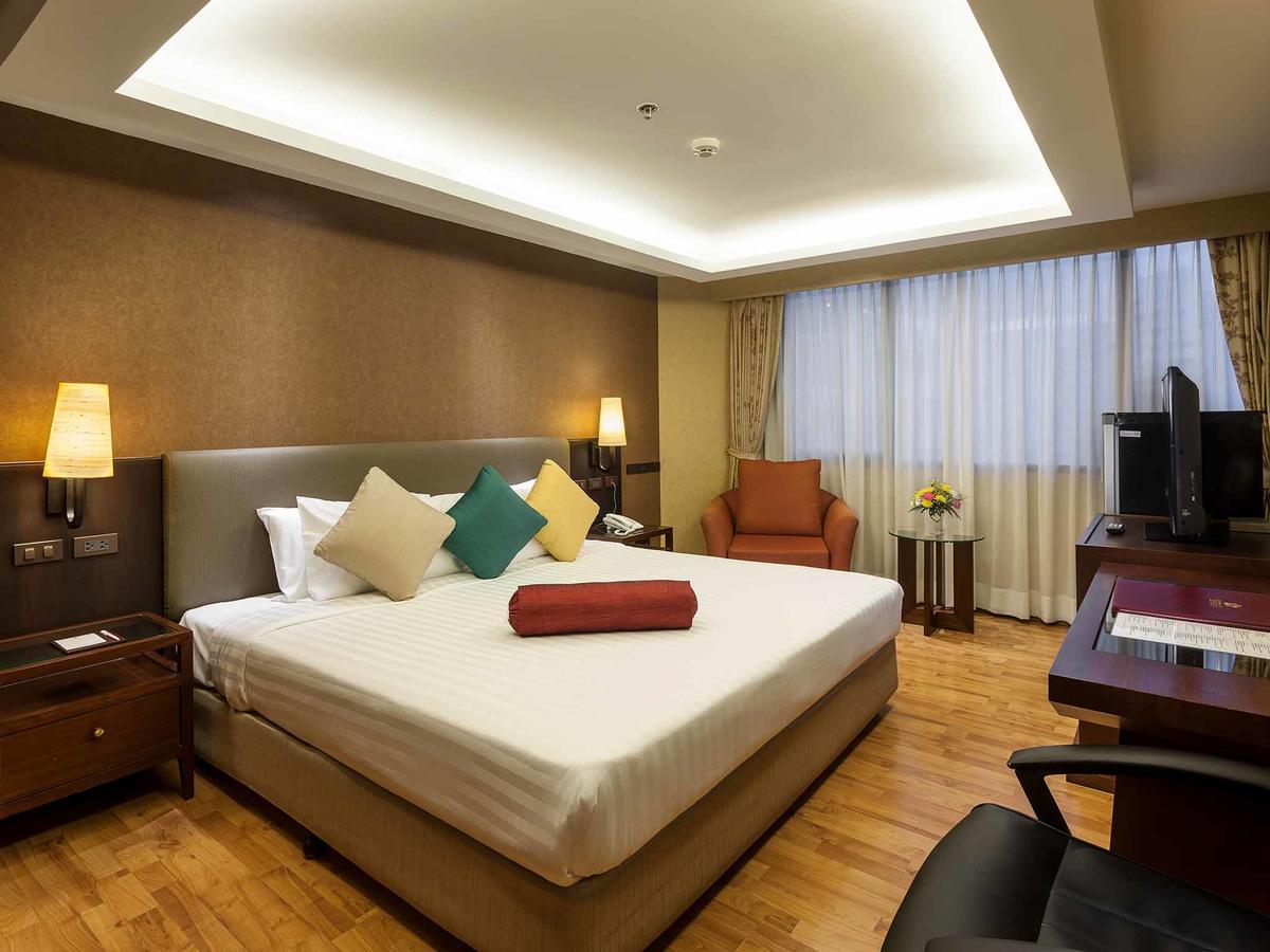 Rembrandt Suites Бангкок Екстер'єр фото